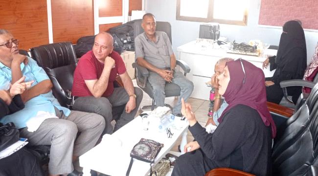 اجتماع.موسع لمدير ثقافة عدن لمناقشة قرار صرف رواتب موظفي المكتب عبر البنوك