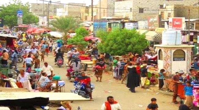 شاب يقدم على قتل شقيقه وإصابة ثلاثة من افراد اسرته في مدينة جعار بأبين