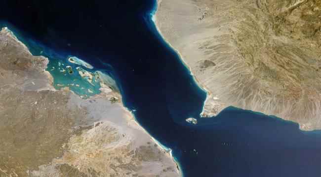البحرية البريطانية... انفجار قرب مضيق باب المندب، وتحليق  مسيّرات من اتجاه اليمن..