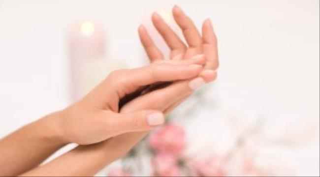 نصائح لمنع جفاف اليدين فى الشتاء.. عشان تحافظى على نعومتهما