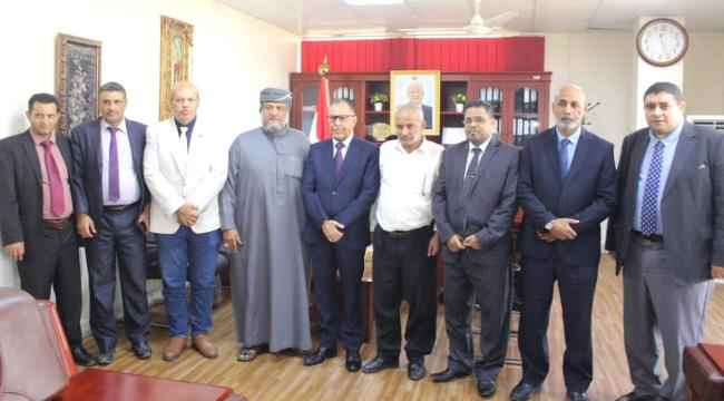 لقاء يجمع وزير التجارة ووفداً من المحكمة الدولية لتسوية المنازعات لبحث أهمية إدراج شرط التحكيم التجاري في العقود ذات الطابع المالي