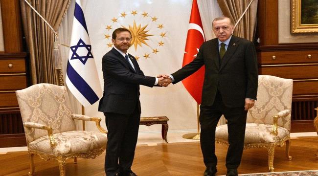 المونيتور: ‏لعبة أردوغان ذات اتجاهين.. صلوات إلى فلسطين وسفن إلى إسرائيل