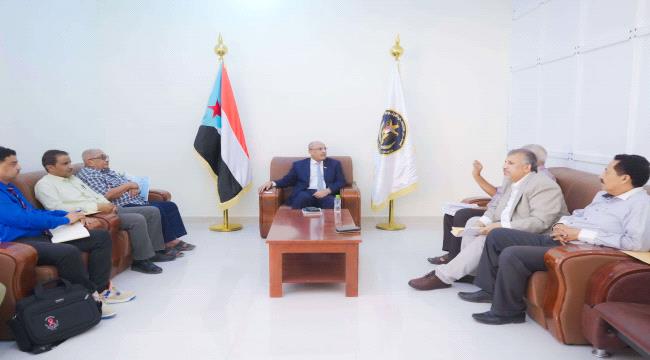الكثيري يؤكد على أهمية التنسيق بين الهيئة الطبية العُليا ودائرة الخدمات الطبية العسكرية
