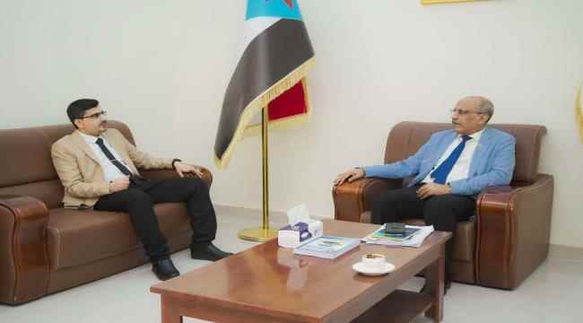 الكثيري يطّلع على الأوضاع في المهرة وسير عمل تنفيذية انتقالي المحافظة