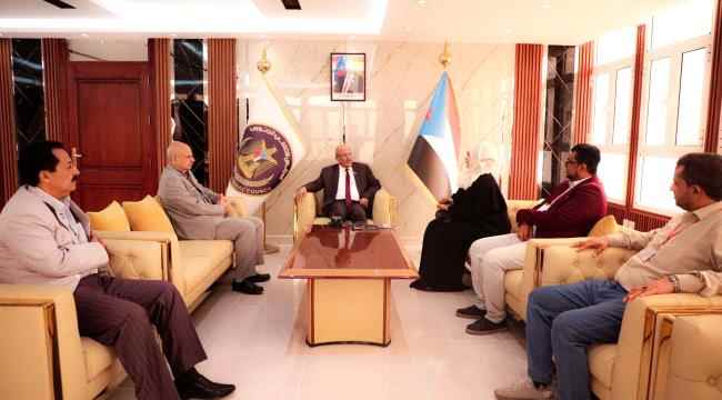 رئيس الجمعية الوطنية يطّلع على نشاط مؤسسة نبض الحياة بالعاصمة عدن