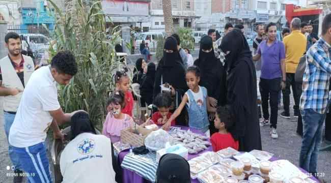 مؤسسة رموز للصم تشارك في بازار لدعم الناجيات من السرطان