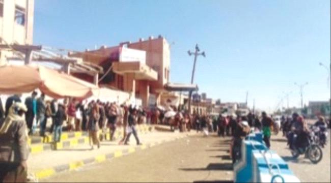 الشرق الاوسط : انقلابيو اليمن يستحدثون قيوداً على المسافرين للعمل في الخارج