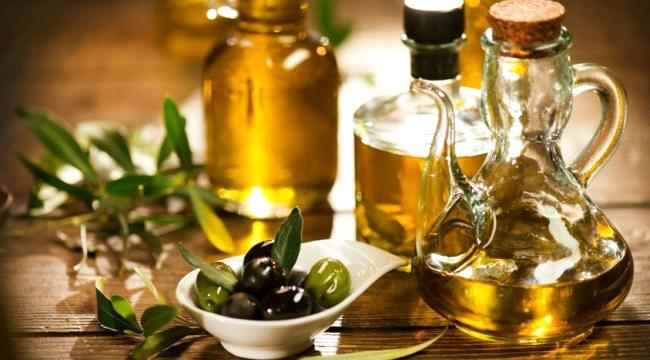 زيت الزيتون حماية طبيعية ضد الأمراض.. احرصي على تناوله يومياً
