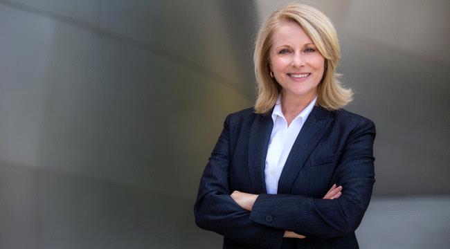 امنعي ظهور الشيب على شعرك.. بهذه الطريقة