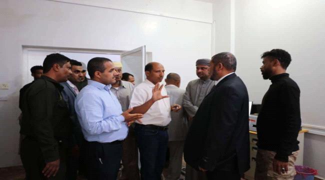 محافظ سقطرى يدشن مركز الإصدار الآلي للجوازات بالمحافظة