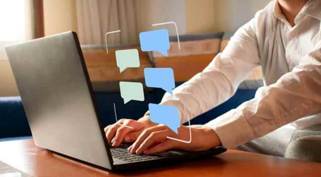 تطوير برنامج يميز بين النص البشري والآلي