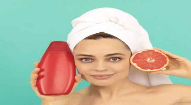 قشر الجريب فروت لشعر قوي وخالٍ من القشرة