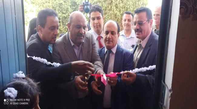 بحضور مأموري دار سعد والمنصورة..وكيل عدن "الجعيملاني" والمقبلي يفتتحان معرض منتجات مراكز التدريب النسوية بالمحافظة