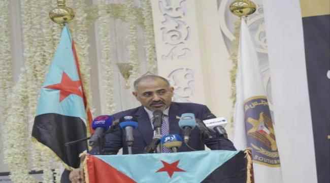 الرئيس الزبيدي لمؤتمر الصحفيين: انتصاركم ديمقراطي اليوم، وأنتم تجتمعون لانتزاع حقكم المهني وإثبات وجودكم
