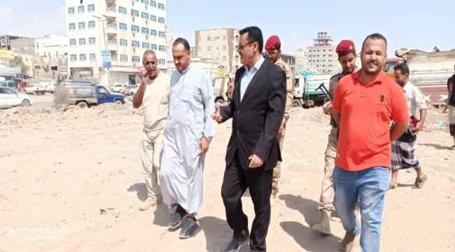 مدير عام المنصورة يثمن دور القطاع الخاص في تحسين الوجه الجمالي للمديرية