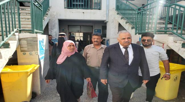 مدير صحة عدن في زيارة ميدانية للاطلاع على سير عمل المرافق الصحية بمديرية المعلا
