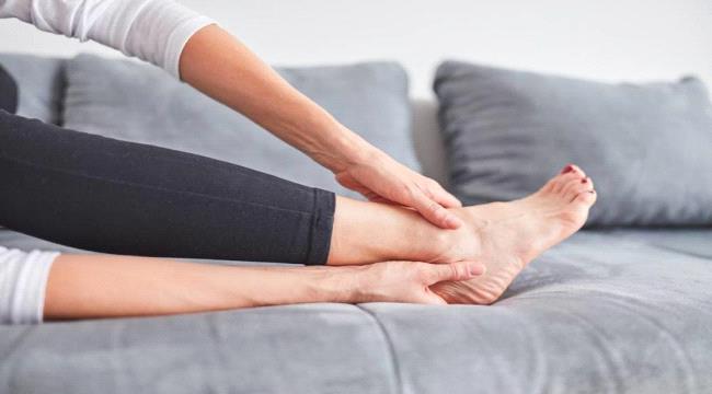 أسباب وأعراض هشاشة العظام عند النساء والطرق العلاجية