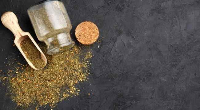 الزعتر.. رفيق الطهاة لأشهى المأكولات