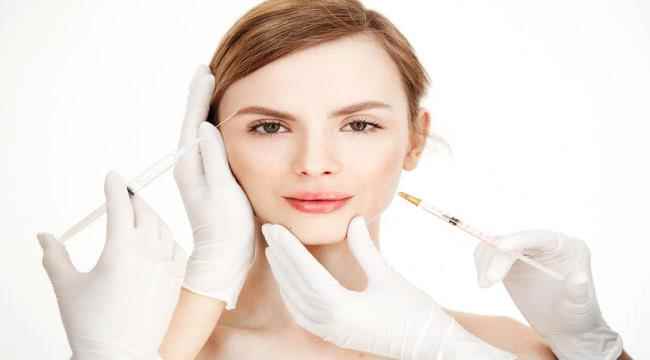 أحدث اتجاهات شد الوجه الأكثر شهرة في عام 2023