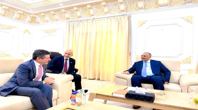 عاجل : الرئيس الزبيدي يطالب التحالف والمجتمع الدولي بدعم عاجل للعملة المحلية