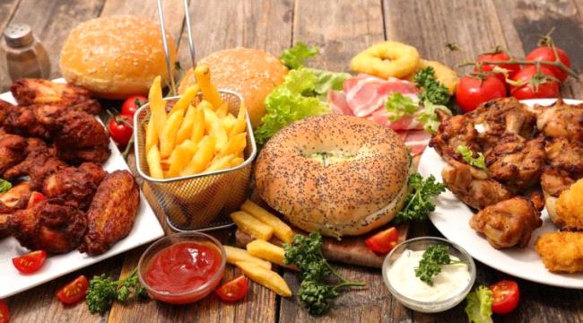  قائمة بالأطعمة التي تستنزف الطاقة؟