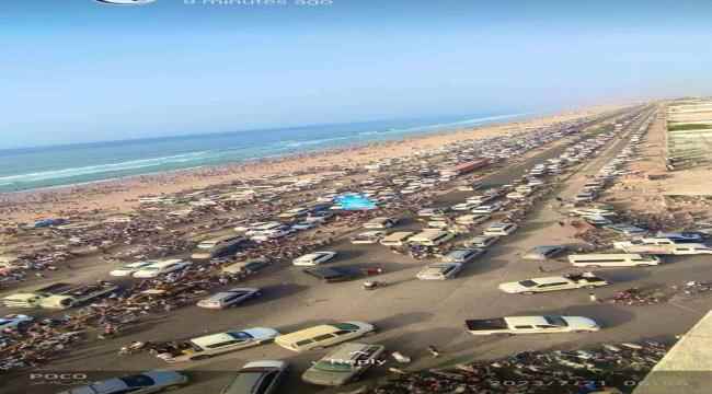 الآلاف يواصلون احياء فعاليات موسم البلدة بالمكلا