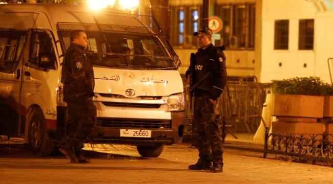 شاب يضرم النار في نفسه أمام مقر وزارة الداخلية