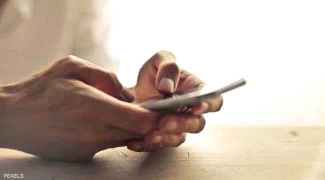 قصة حب .. سرق هاتفها ثم قلبها
