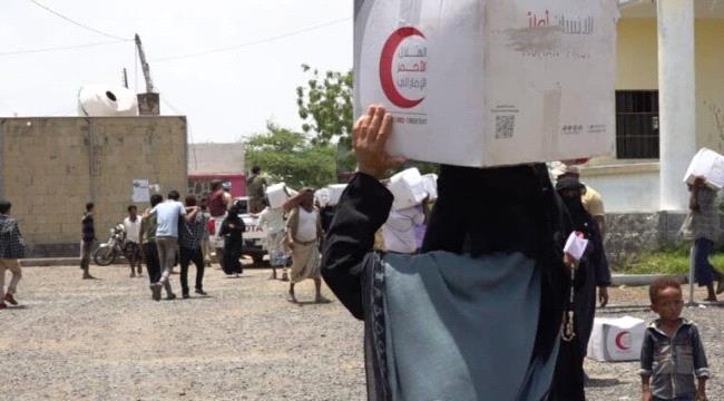 الذراع الإنساني للإمارات يوزع مساعدات إماراتية لأهالي موزع