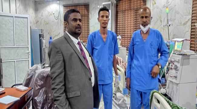 رئيس الائتلاف الوطني الجنوبي بأبين يزور مركز غسيل الكلى بمودية