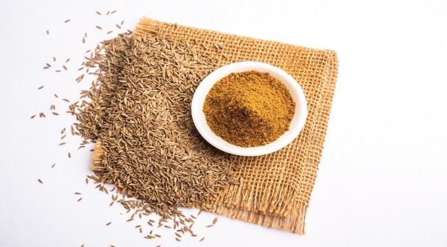 فوائد الكمون للبشرة تفوق مميزاته الصحية
