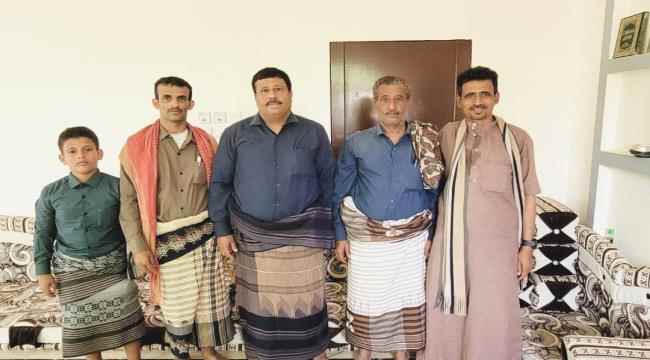 قيادة انتقالي الطلح تزور الشيخ عقيل باحميد وتبارك نيله ثقة القيادة السياسية للمجلس الانتقالي