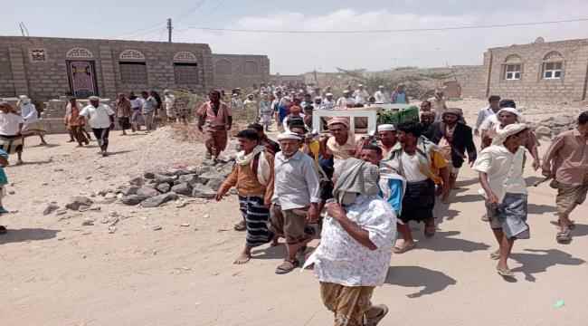بموكب جنائزي مُهيب..أبناء مديرية أحور يشيعون جثمان  فقيد الوطن ناصر صالح الشظف 