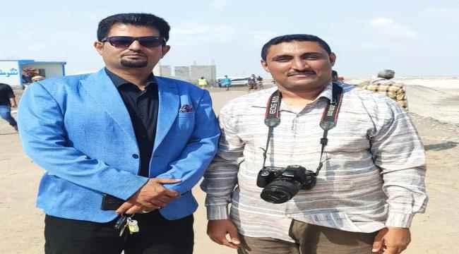 مدير إعلام أبين يطمئن على صحة الصحفي نظير كندح