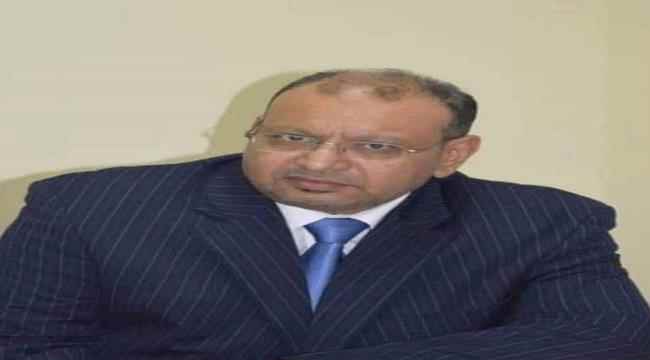 وكيل محافظة عدن رشاد شايع  يعزي في وفاة القاضي فهيم عبدالله الحضرمي 