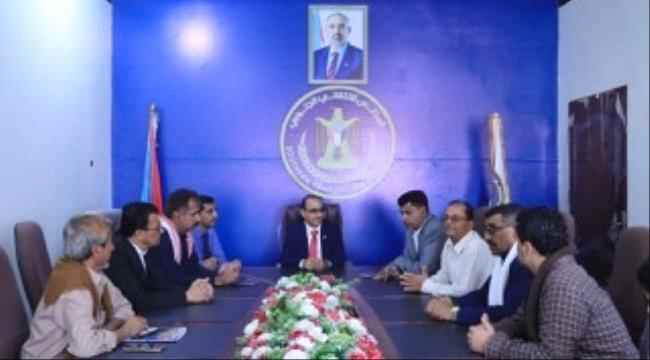 رئيس الدائرة القانونية بالأمانة العامة للمجلس الانتقالي يطلع على نشاط الهيئة التنفيذية لانتقالي شبوة