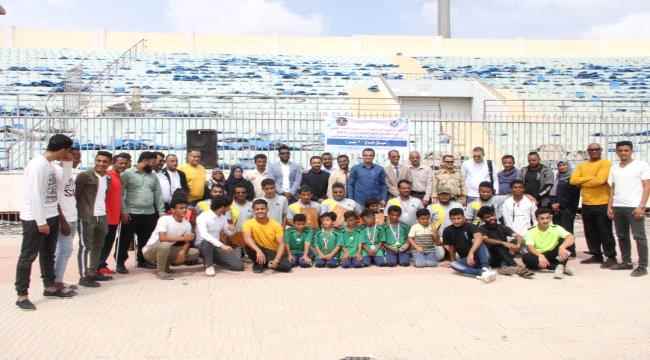 برعاية الانتقالي .. نجوم عدن الرياضي للمكفوفين ينظم سباق جري للمكفوفين لفئتي الكبار والأطفال