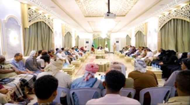 الرئيس القائد عيدروس الزُبيدي يستقبل وفد حضرموت المشارك في اللقاء التشاوري الجنوبي