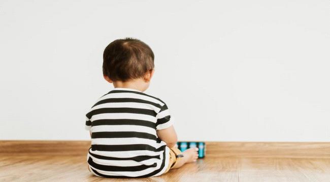 علامات التوحد عند الأطفال: ما الذي يجب الانتباه إليه؟