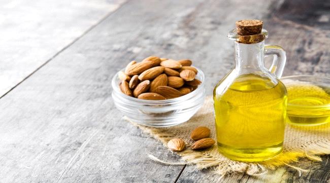 زيت اللوز الحلو للبشرة وكيفية استخدامه للحفاظ على جمالك