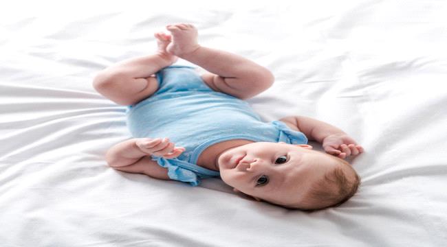 كيف أعرف أن طفلي الرضيع مصاب بالتوحد؟ ...
