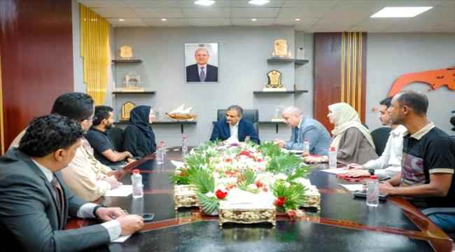 عاجل : محافظ عدن يوجه برفع الجاهزية في مختلف المنشآت الطبية لمنع تفشي "الكوليرا"