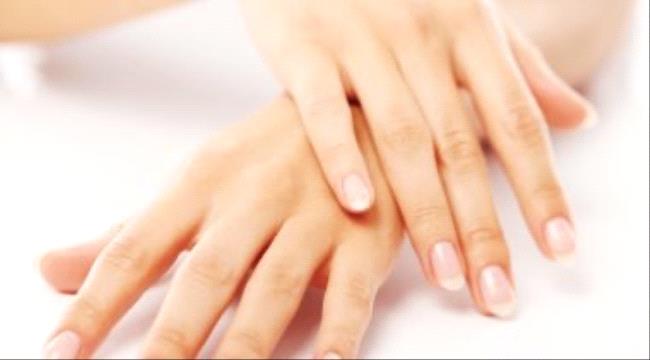 وصفات طبيعية لتقشير وترطيب اليدين.. حاربى جفاف البشرة بطرق بسيطة