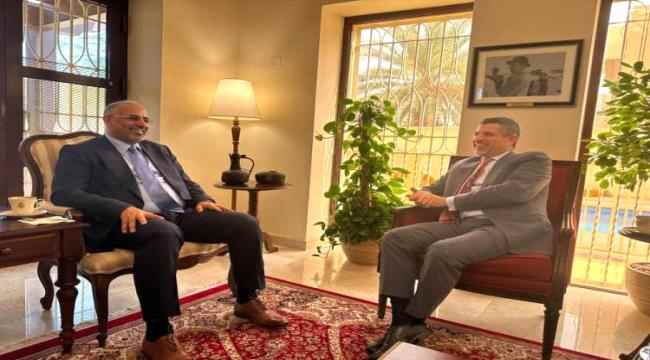 الرئيس الزُبيدي: ندعم جهود الأشقاء والمجتمع الدولي لإحلال السلام وجاهزون لكل الخيارات