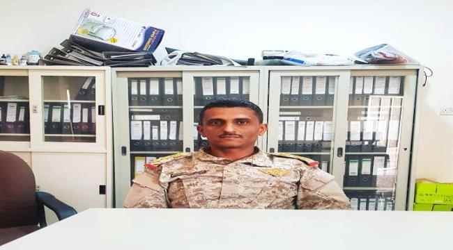 العقيد مروان اليافعي يعزي رئيس هيئة الأستخبارت
