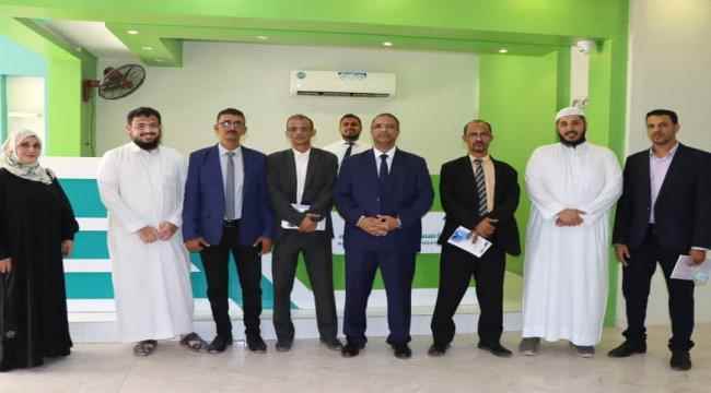 الوزير الزعوري يزور منظمات المجتمع المدني بمحافظة حضرموت
