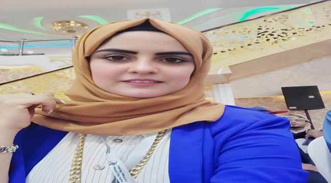 إعلامية جنوبية تسخر من الحوثيين..لديكم فرصة حقيقية لمنح امريكا واسرائيل الموت 