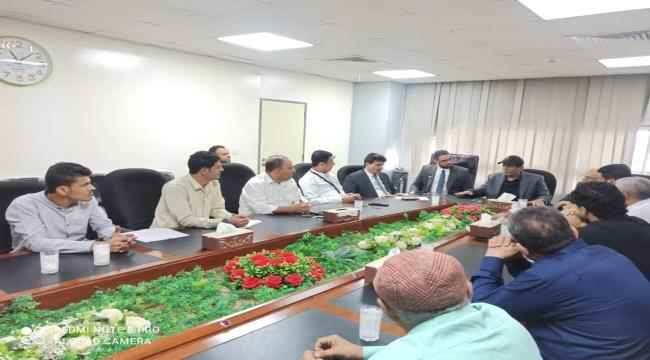 اجتماع رفيع المستوى لدعم نادي الجلاء الرياضي وتطوير منشآته الرياضية