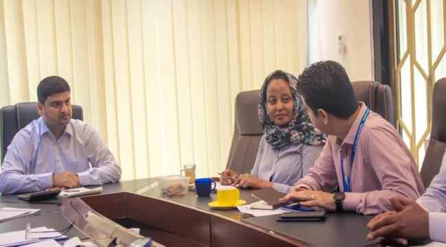 المدير التنفيذي لشركة النفط يبحث سبل التعاون مع برنامج الأغذية العالمي 
