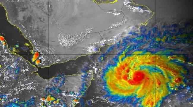 مركز الإنذار المبكر بحضرموت:  تطور الإعصار المداري حالياً من الدرجة الثالثة إلى الرابعة 